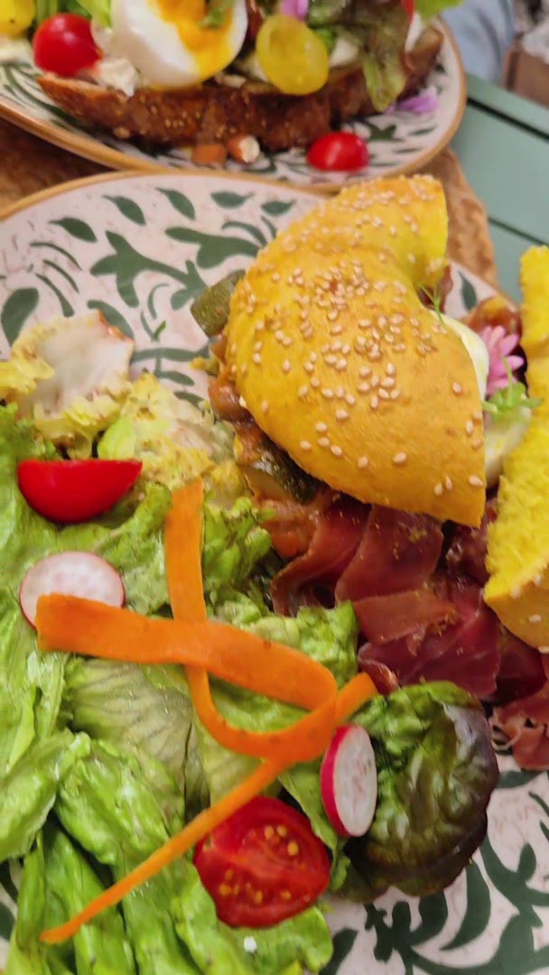 Le Faam: appetizing photo of brunch food
