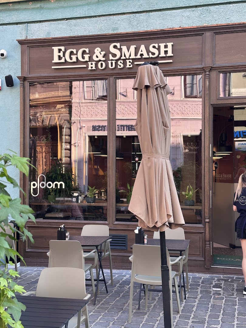 Egg and Smash House: clear photo of venue exterior
