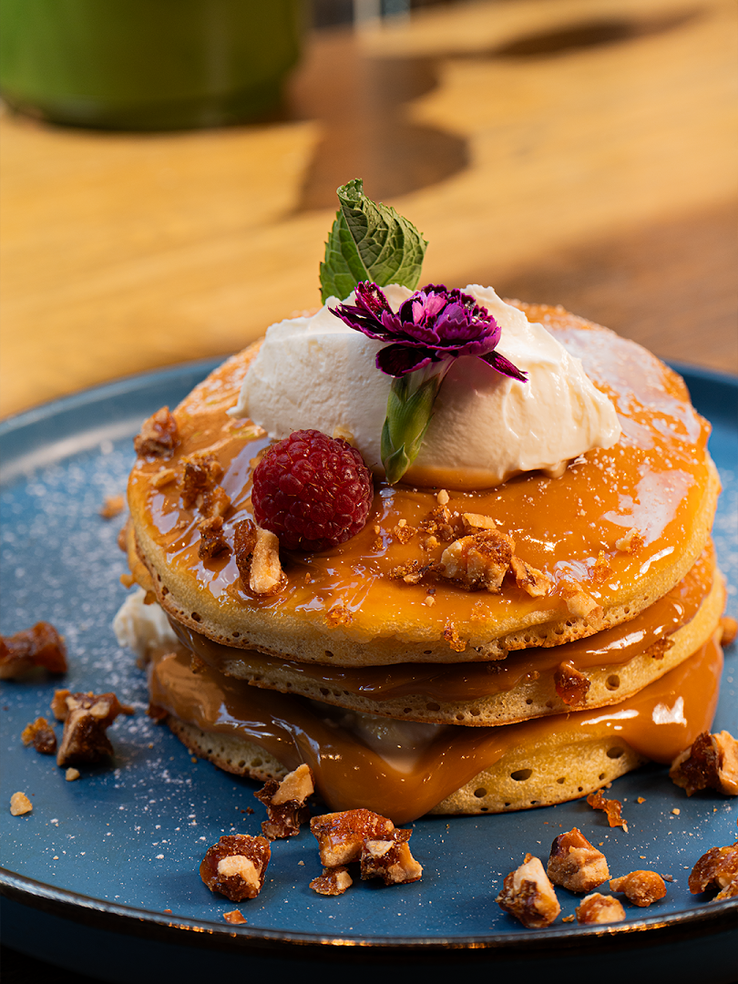 Egg and Smash House: high quality appetizing food photo