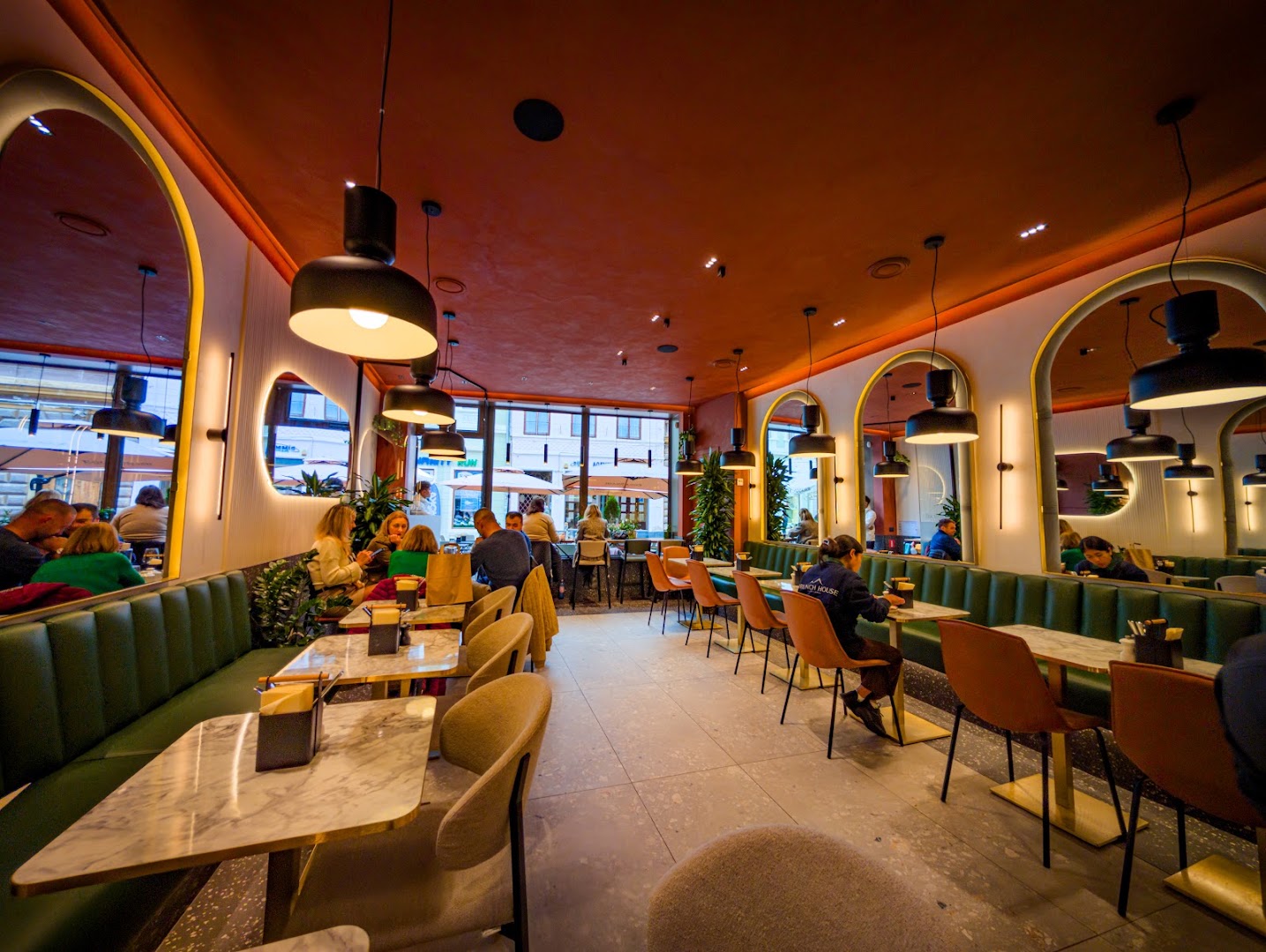Egg and Smash House: high quality interior atmosphere shot