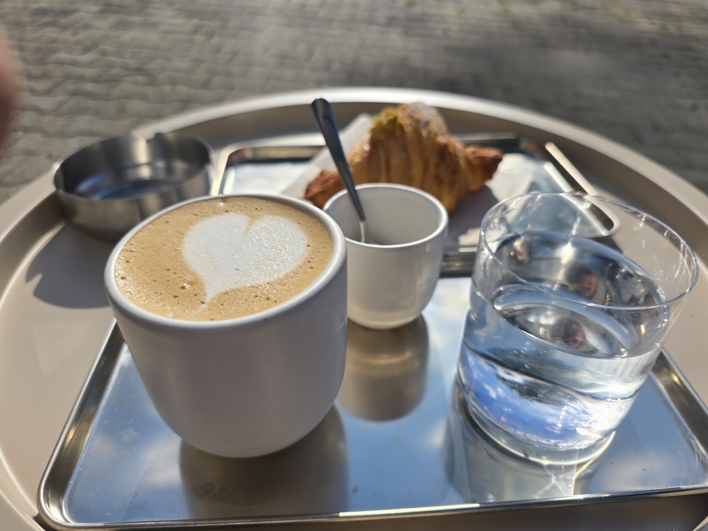 BÜFFÈ.35: appealing breakfast food and drink