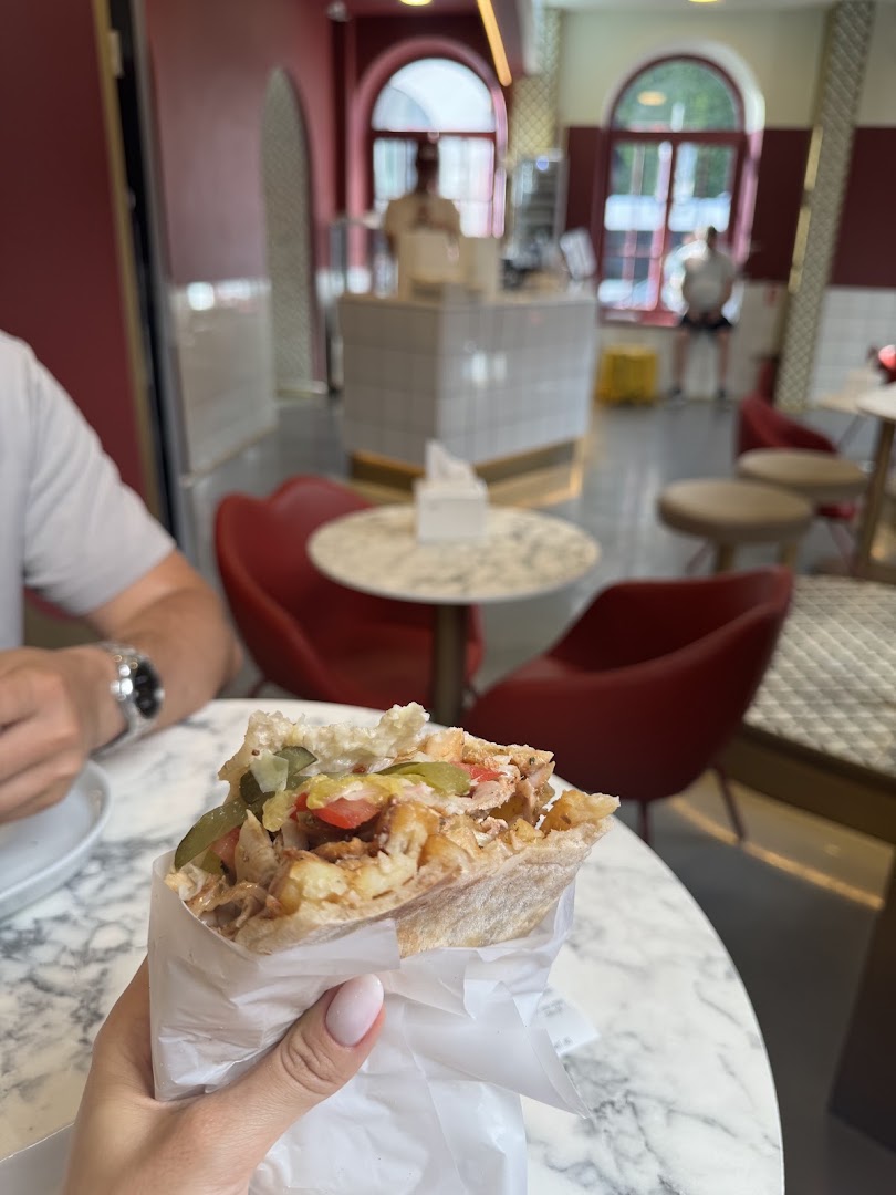 Lick Kebab: appetizing food shot in venue