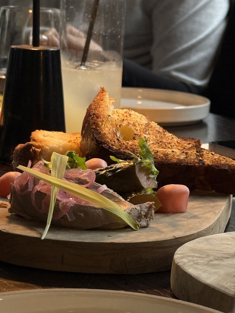 MUST Bistro: appetizing, high-quality food photography