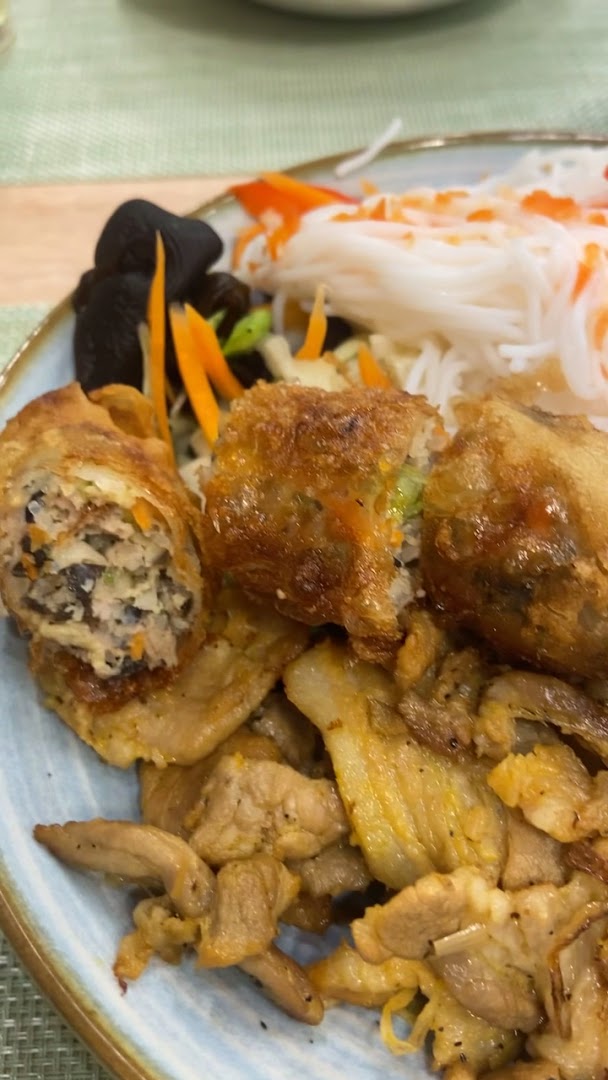 Pho Dee: appetizing photo of restaurant food