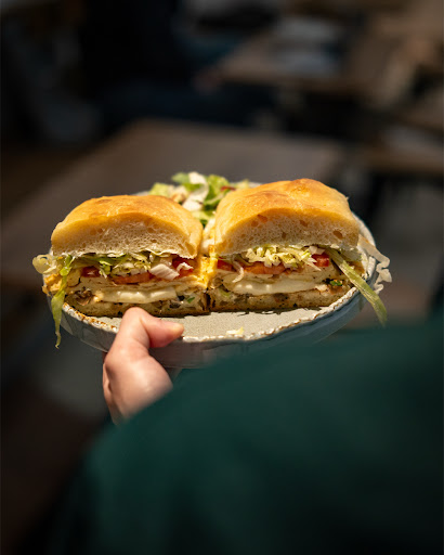Picnic Sandwich Atelier: appetizing, high-quality food photography