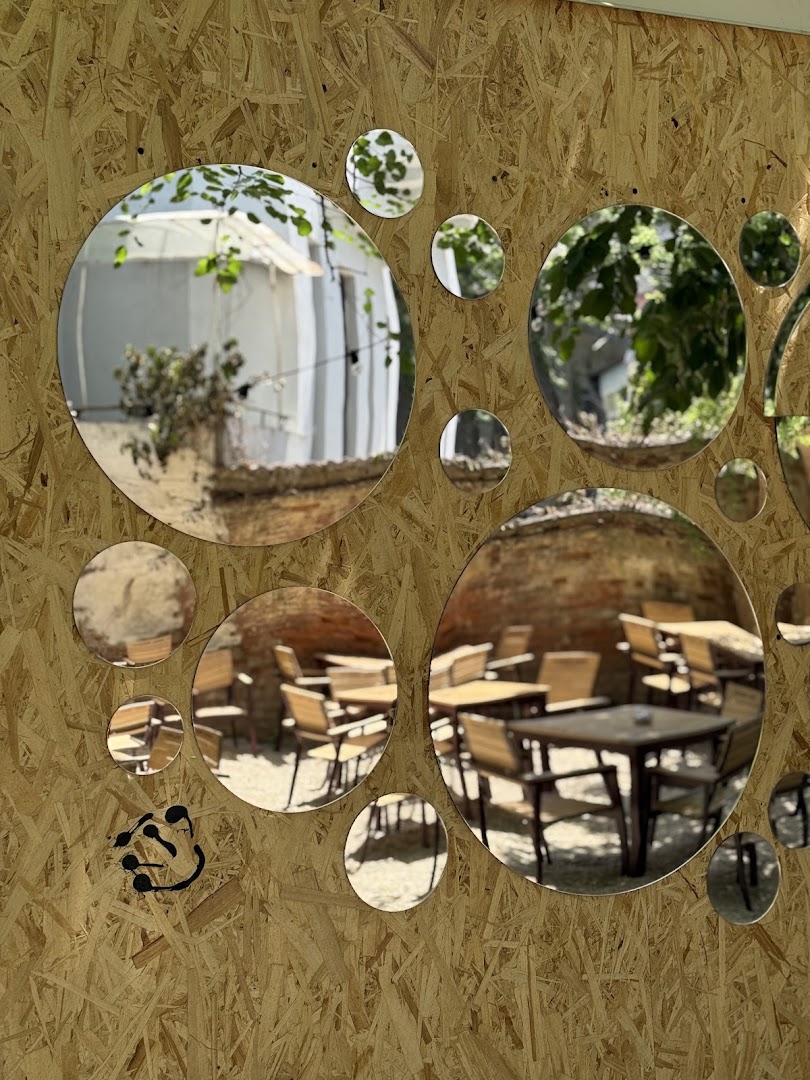 Sip Pop Up Garden: venue atmosphere and decor