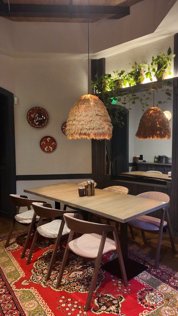 Tbiliso: attractive restaurant interior atmosphere