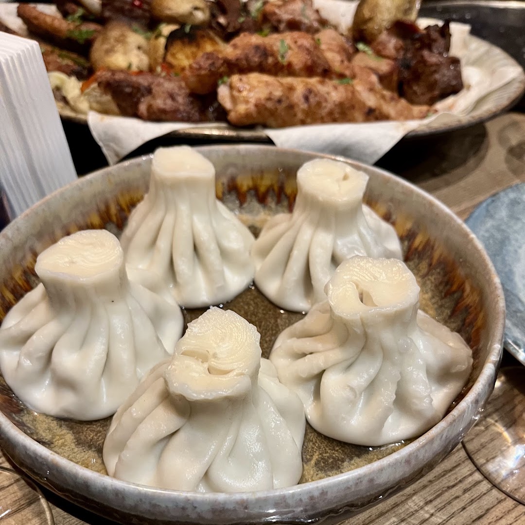 Tbiliso: appetizing photo of restaurant food