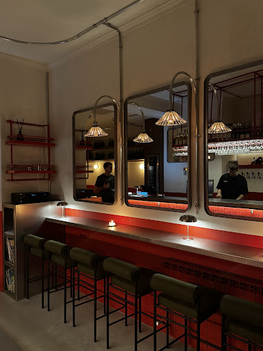 Toto: attractive, high-quality interior shot