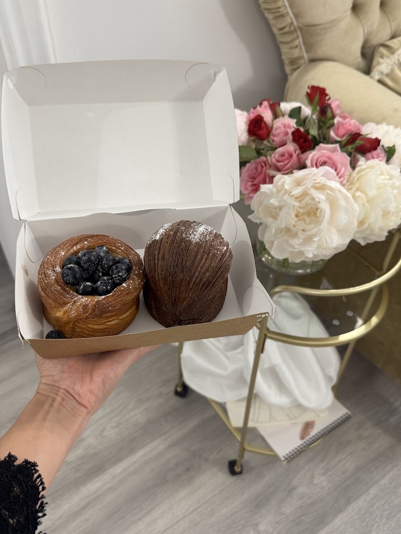 AMO Bakery: appetizing food in nice setting