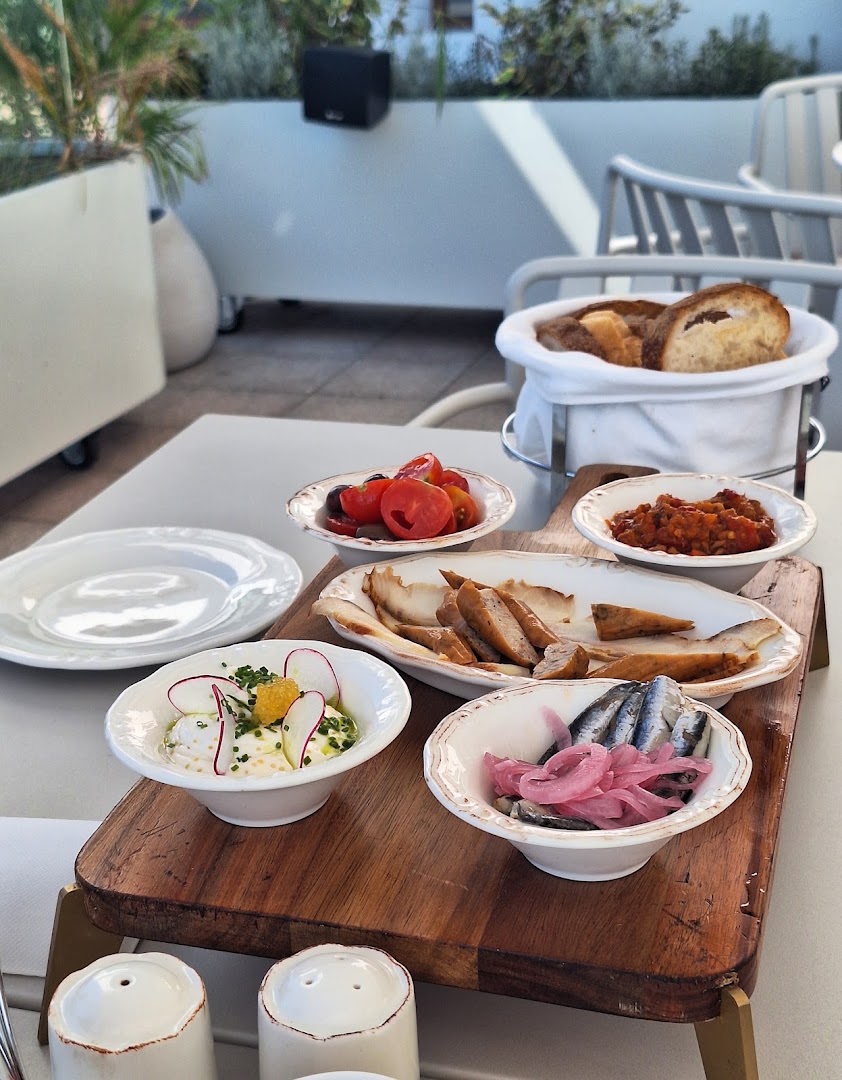 City Grill Cazino Constanța: appetizing food presentation and quality