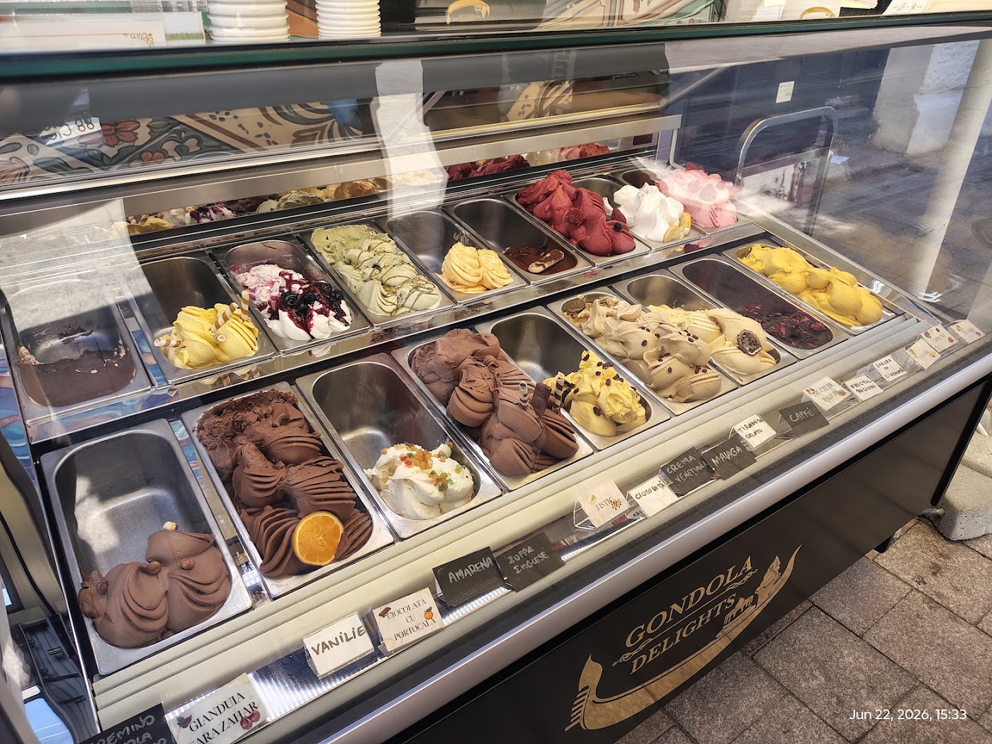 Gondola Delights: appetizing display of venue products
