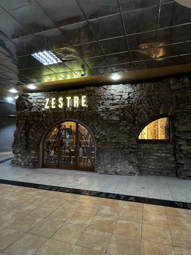 Zestre: attractive exterior shot of restaurant