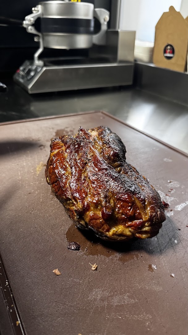 Afumescu: appetizing photo of prepared meat