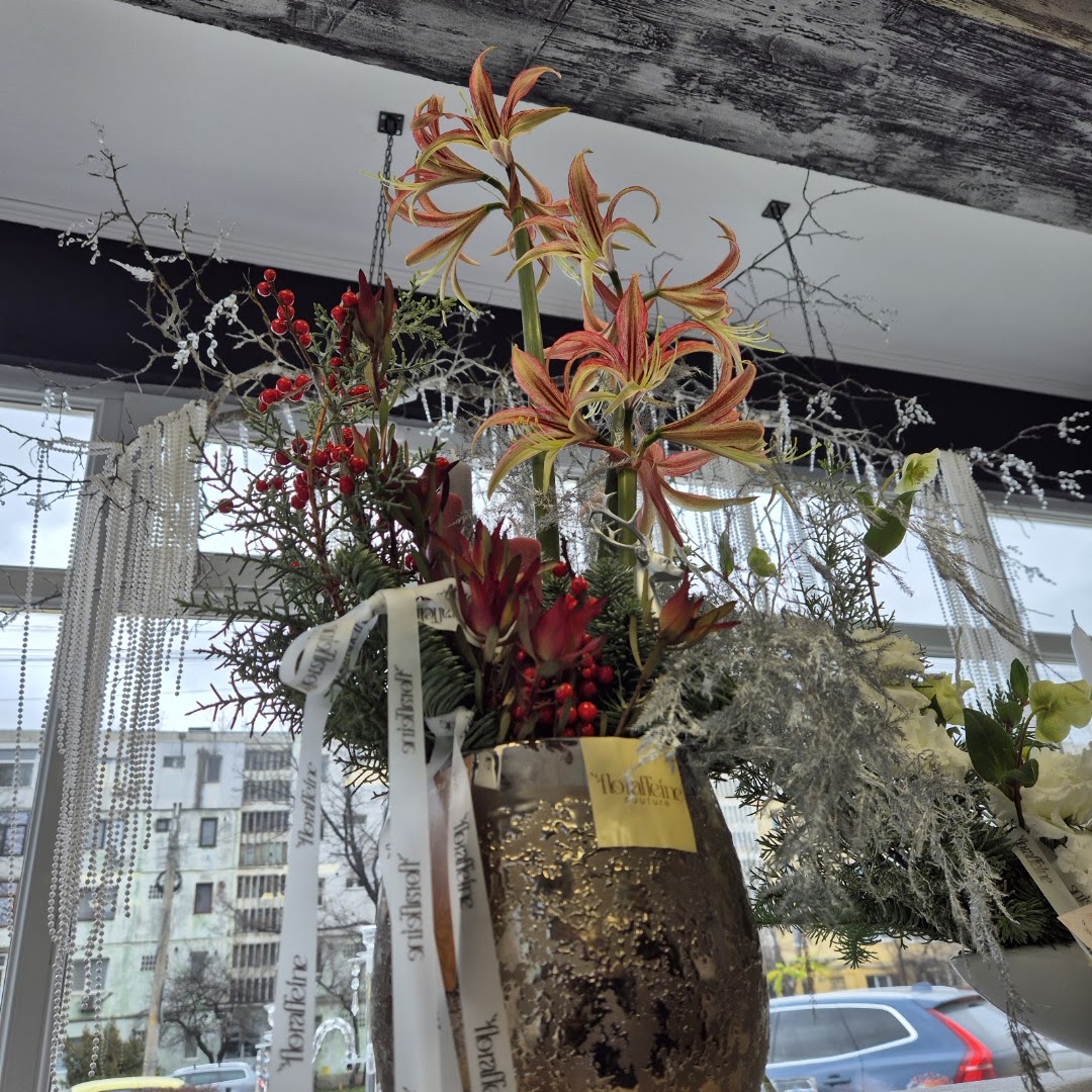 Floraffeine Couture: beautiful professional floral arrangement