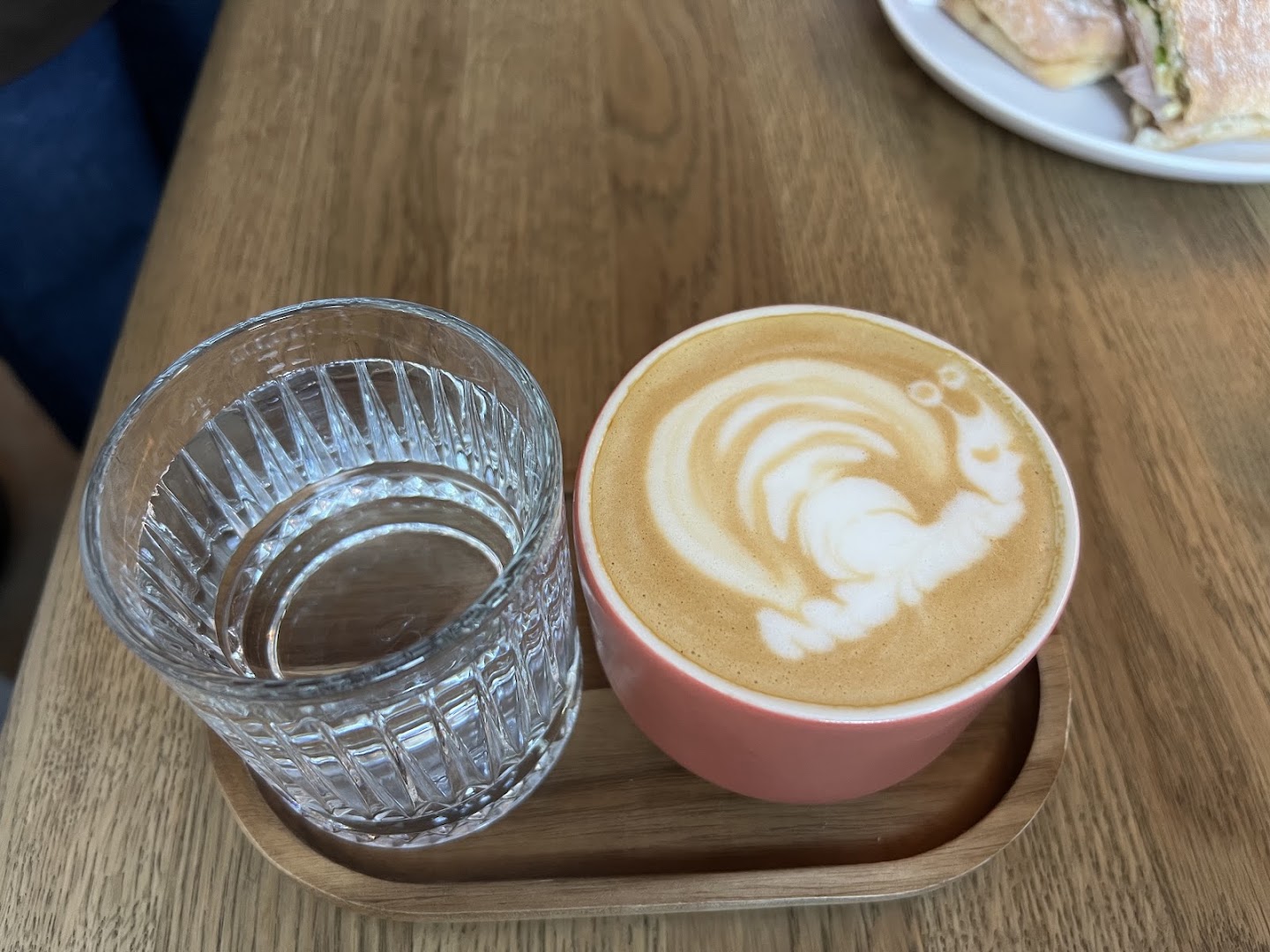 Kuppa: appealing latte art and presentation