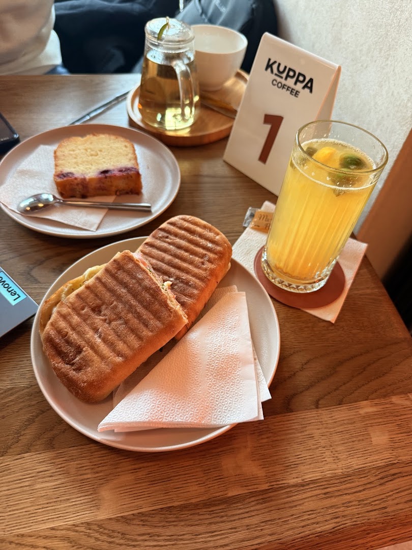 Kuppa: appetizing food and drink presentation