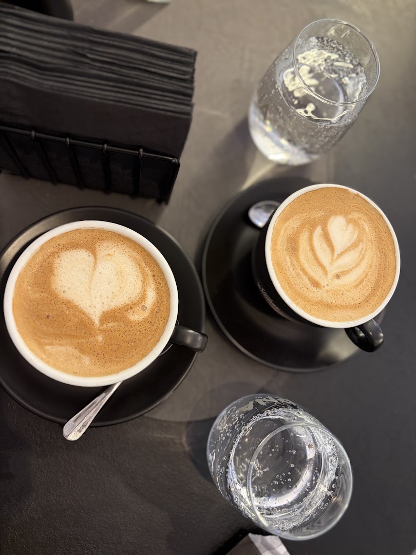 LUNA: high quality aesthetic coffee shot
