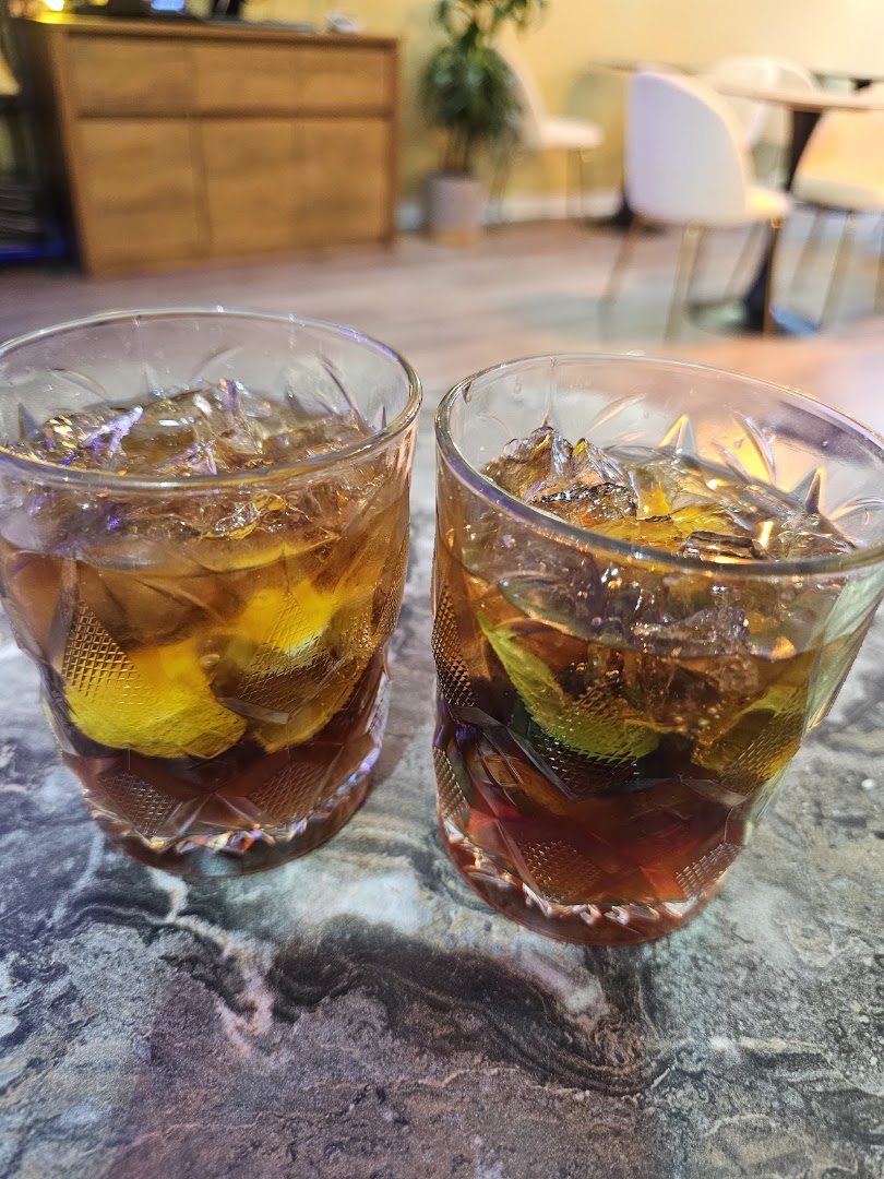 Mentor Restaurant & Bar: appealing photo of restaurant drinks