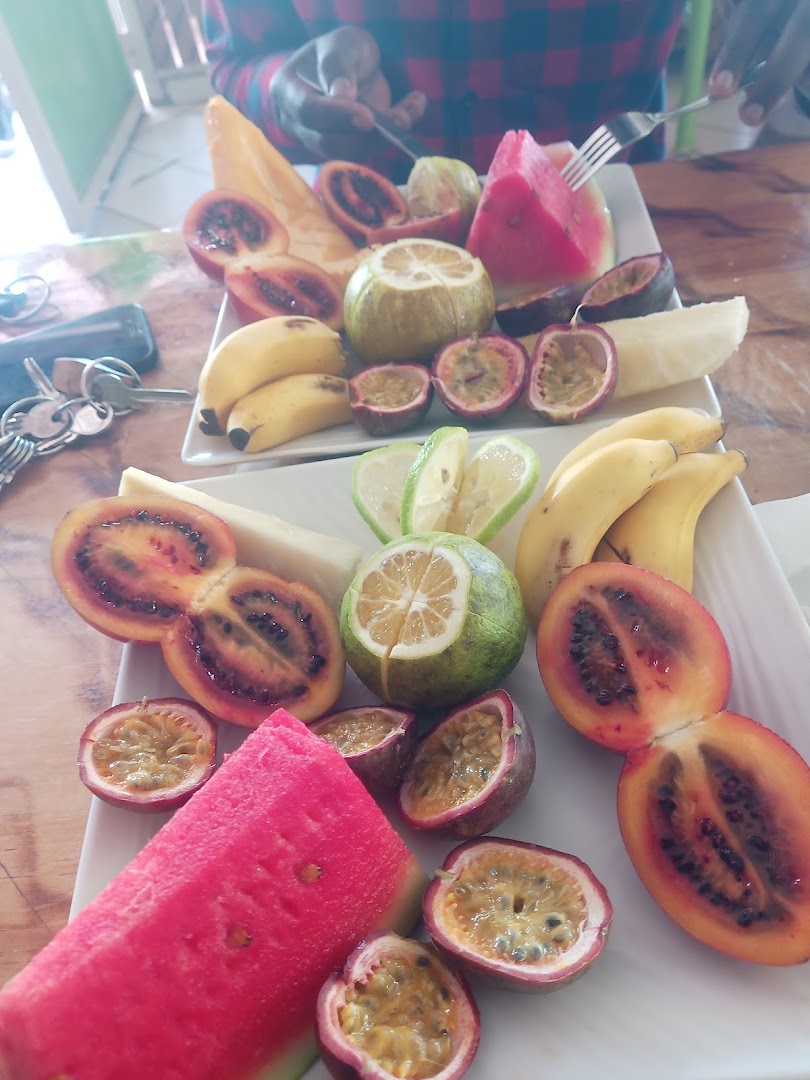 Amafu ya Huye: appetizing display of fresh fruit