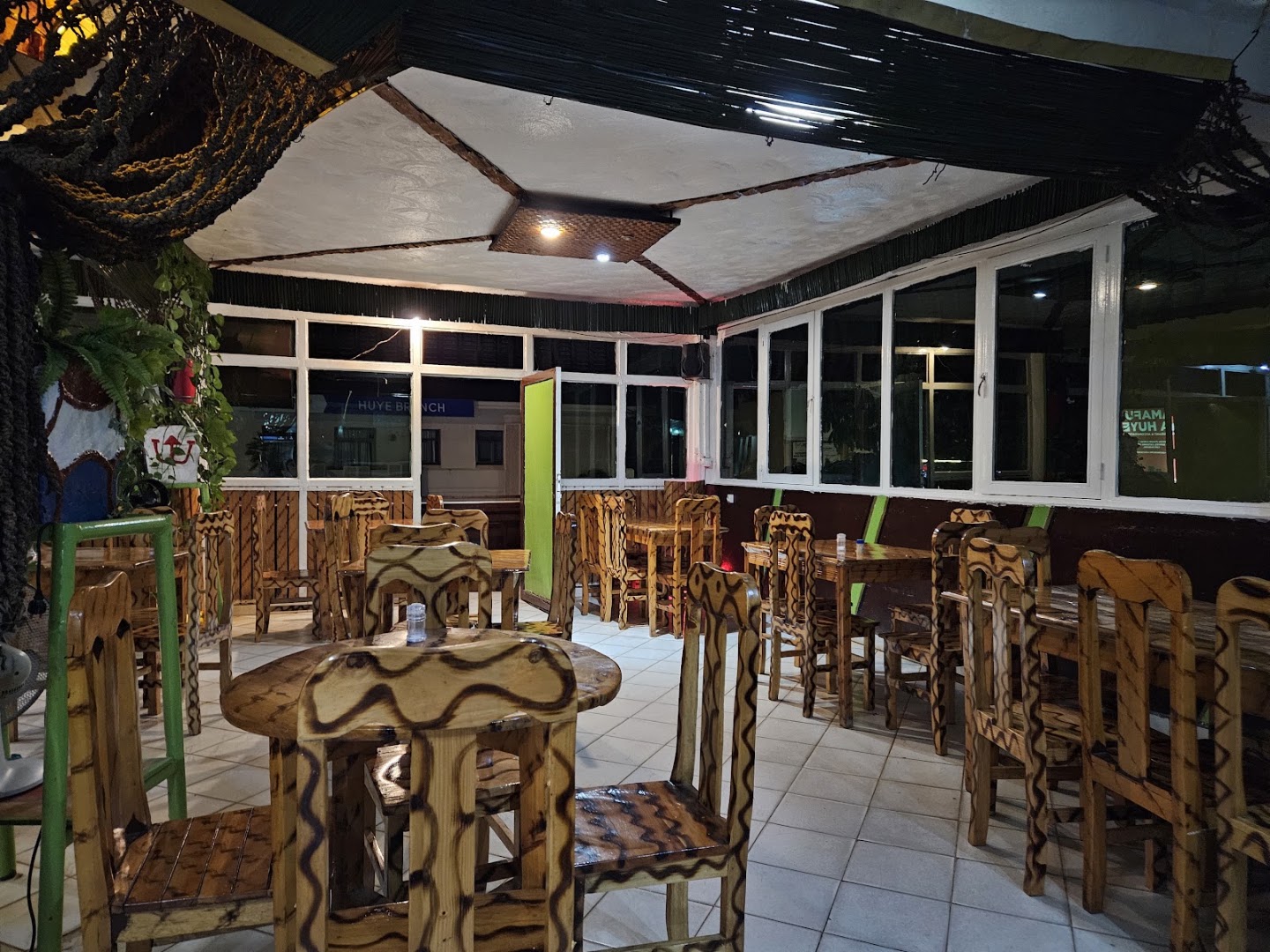 Amafu ya Huye: clear view of restaurant interior