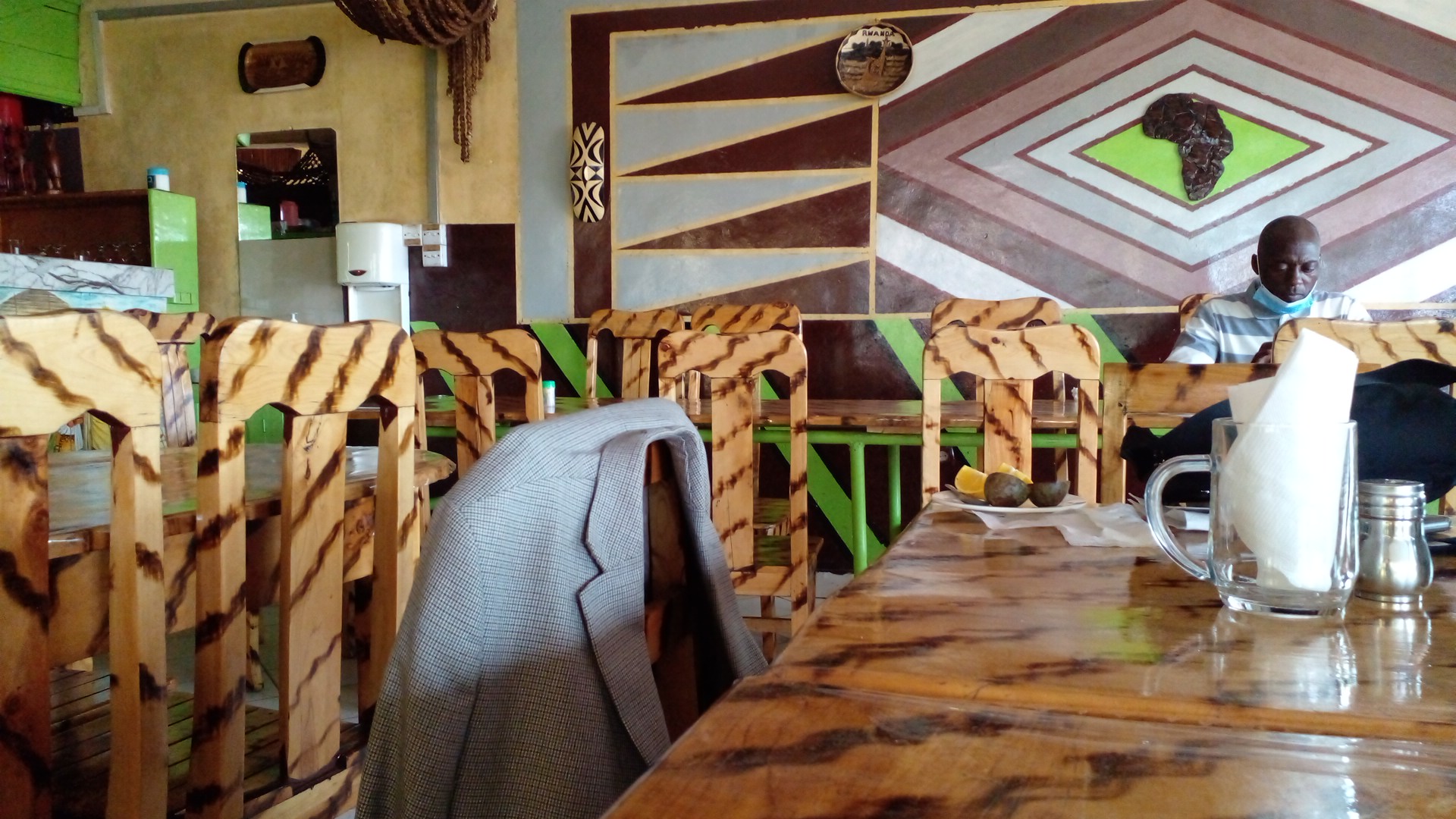 Amafu ya Huye: clear view of restaurant interior
