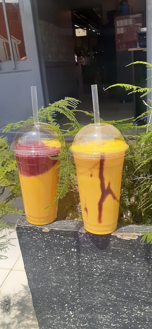 Eden Cafe: appetizing photo of cafe drinks