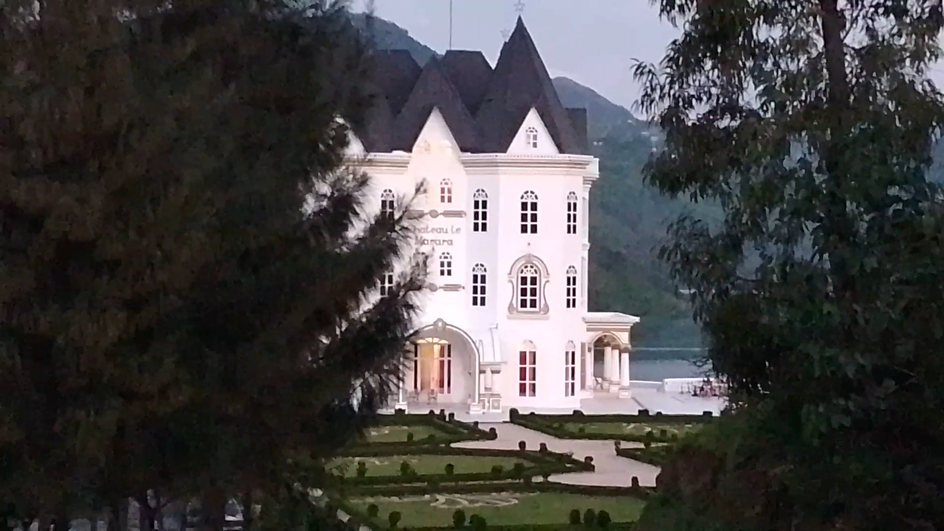 Château Le Marara: clear exterior view of venue