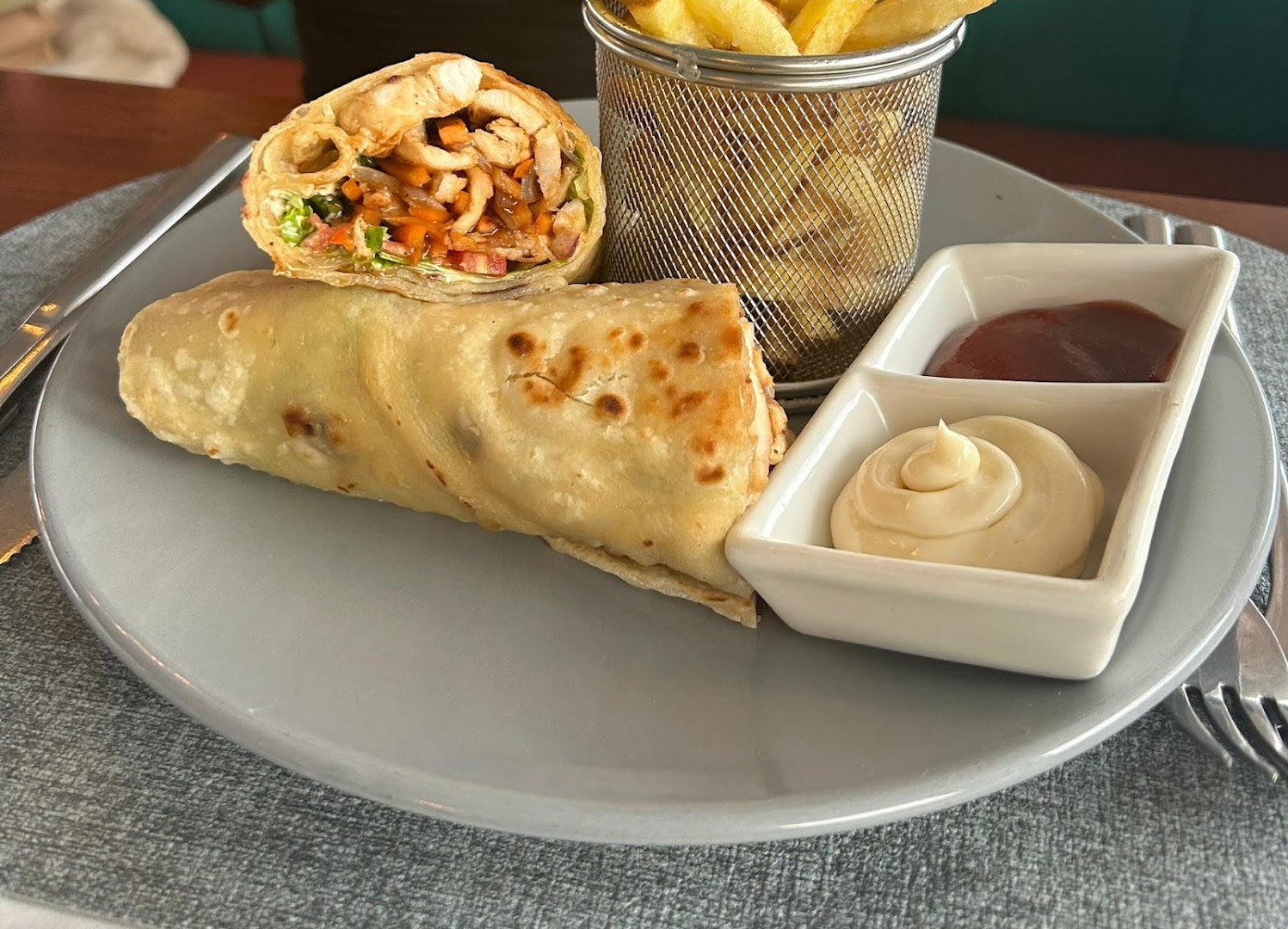 Crystal Lounge: appetizing photo of bar food
