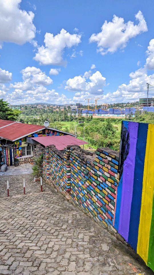 Ishyuka Arts: venue exterior and atmosphere