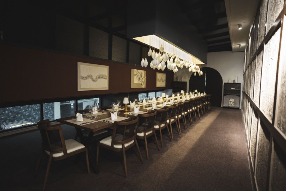 Le Youkounkoun 1965: professional shot of restaurant interior