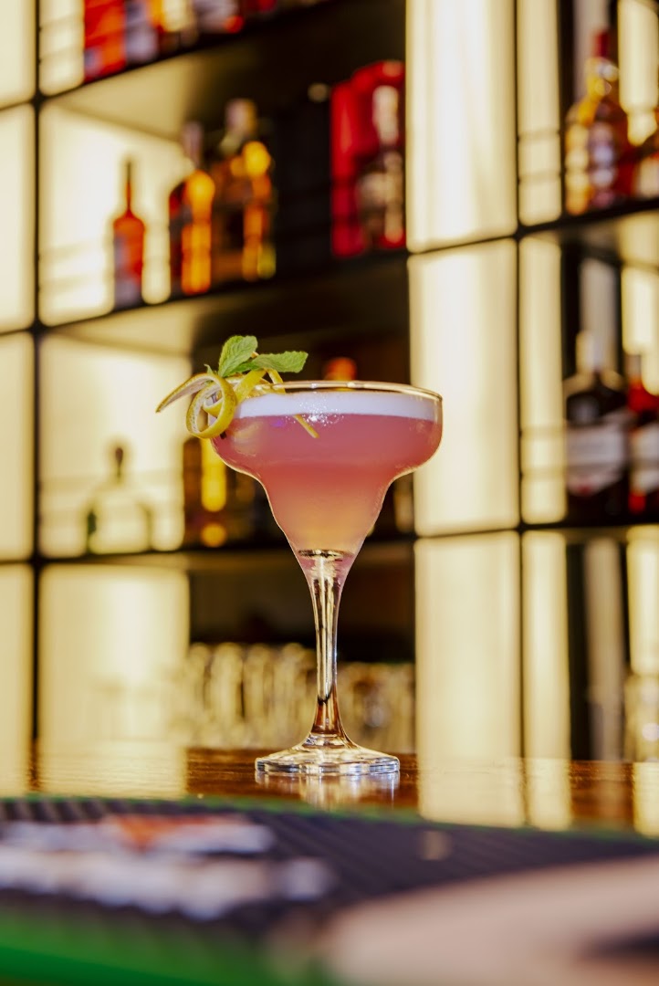 The Time: professional, high-quality cocktail photo