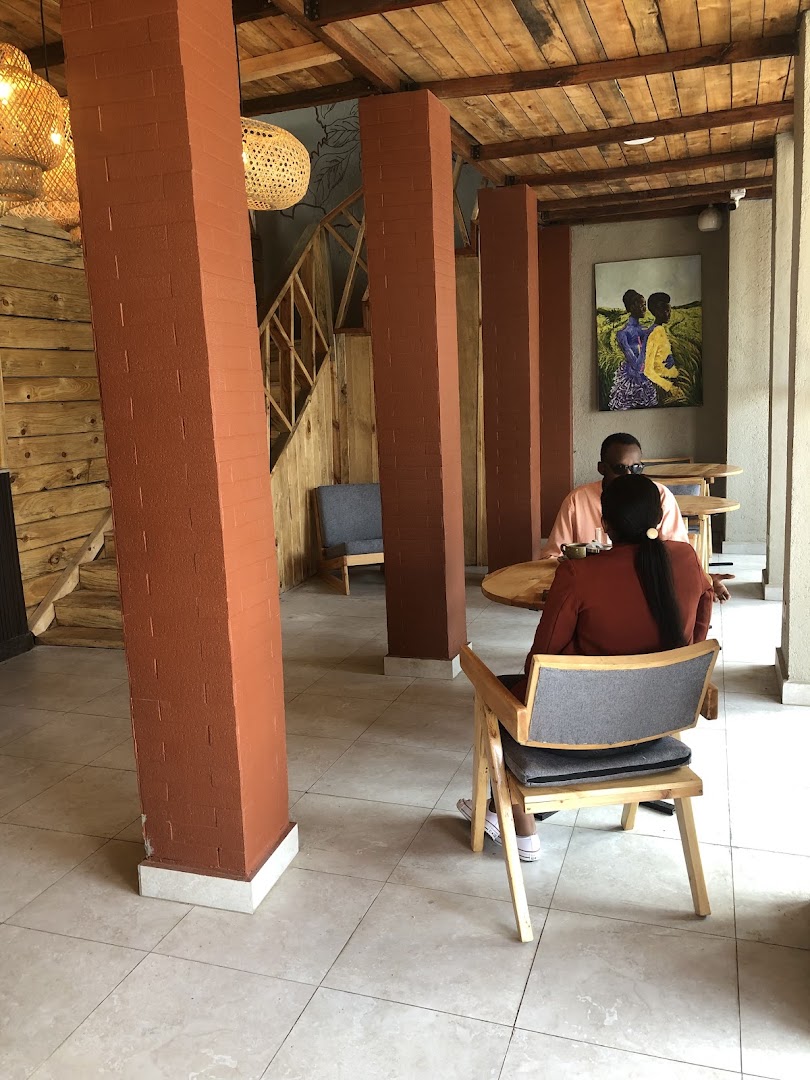 Connections Café: inviting atmosphere and clear composition