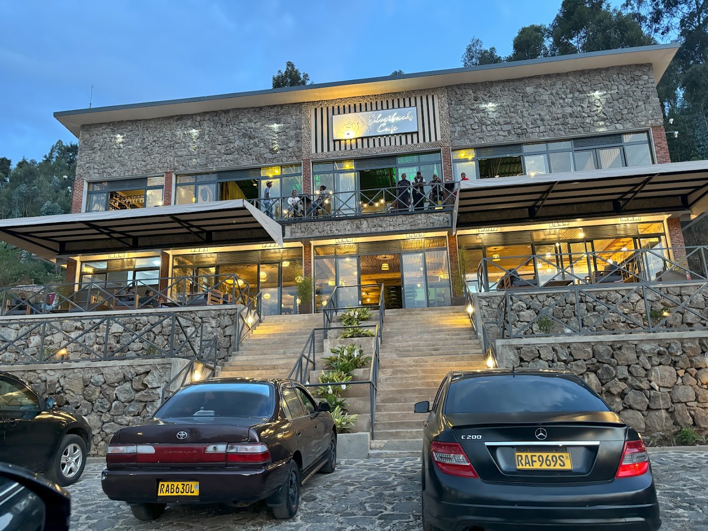 Silverbacks Café: clear, professional exterior shot