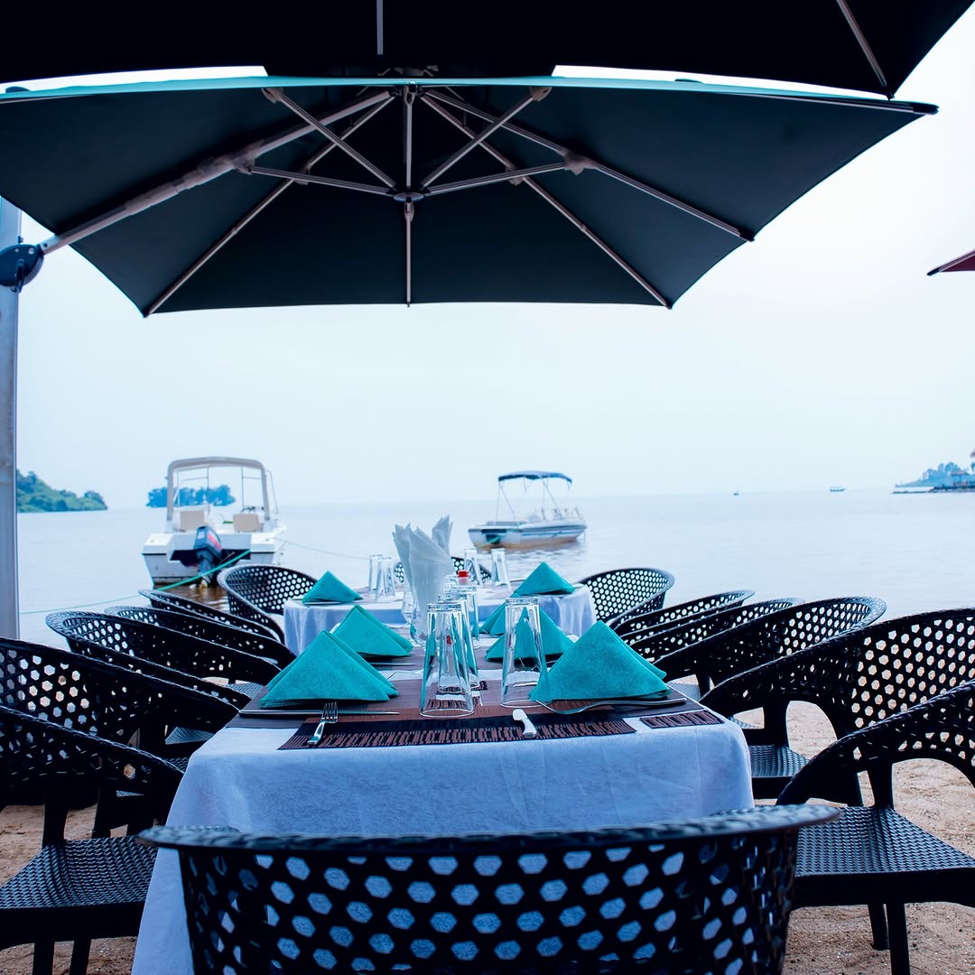Kivu Hilltop View Resort: inviting lakeside dining atmosphere
