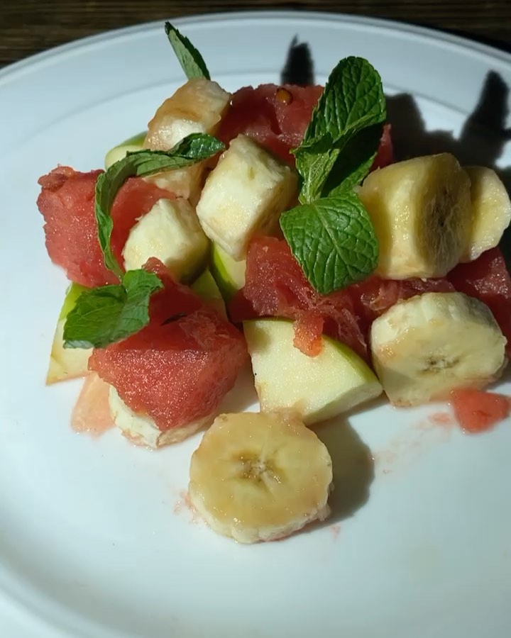 Migano Cafe (Rubavu): appetizing photo of fresh fruit