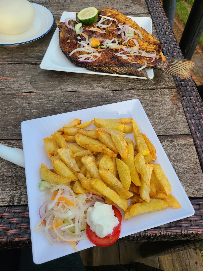 Ku Bagore Bar: appetizing photo of served food