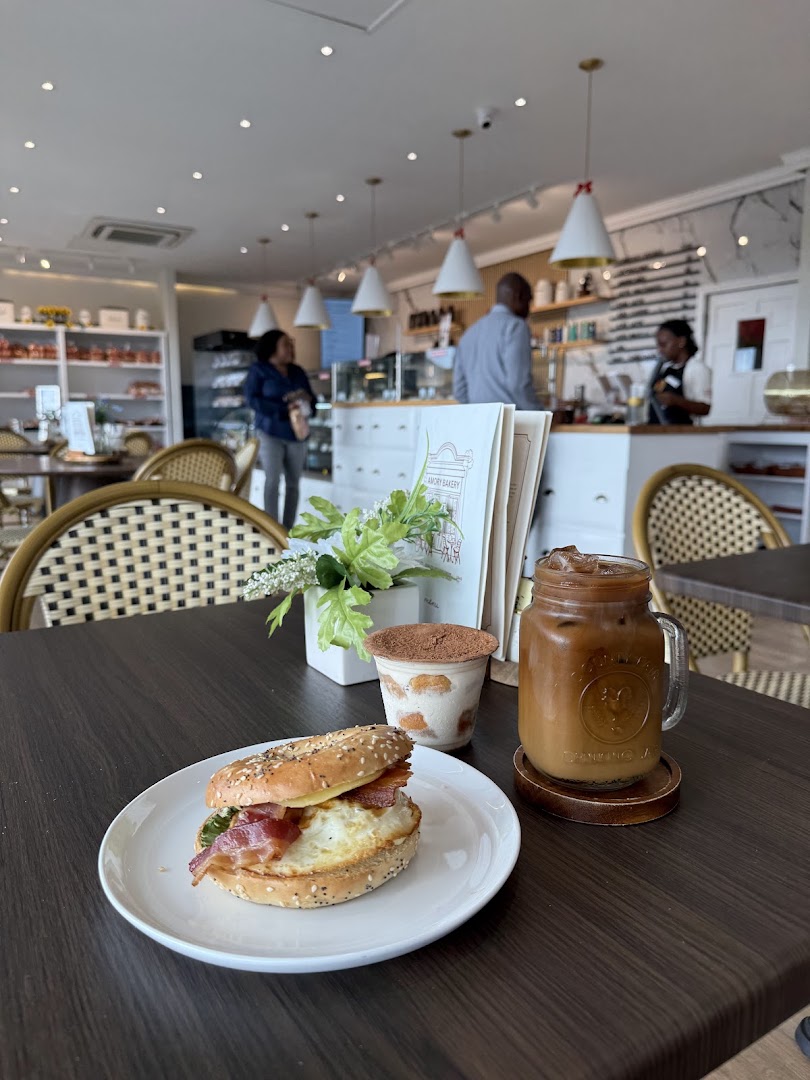 Amory Bakery & Café (Frigate Bay): appetizing food and inviting atmosphere