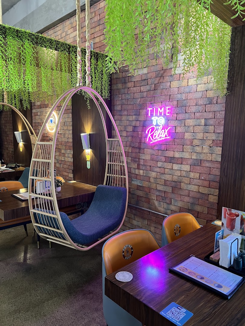 Coffee Shop Frigate Bay: attractive and inviting interior atmosphere