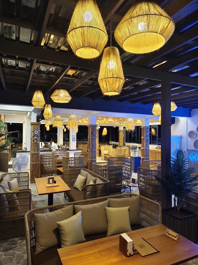 NYKOS Rooftop: attractive venue atmosphere