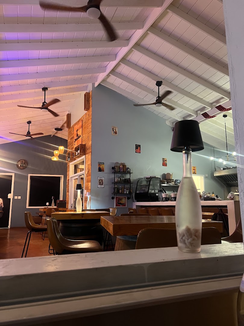 The Sommelier's: inviting atmosphere and clear interior