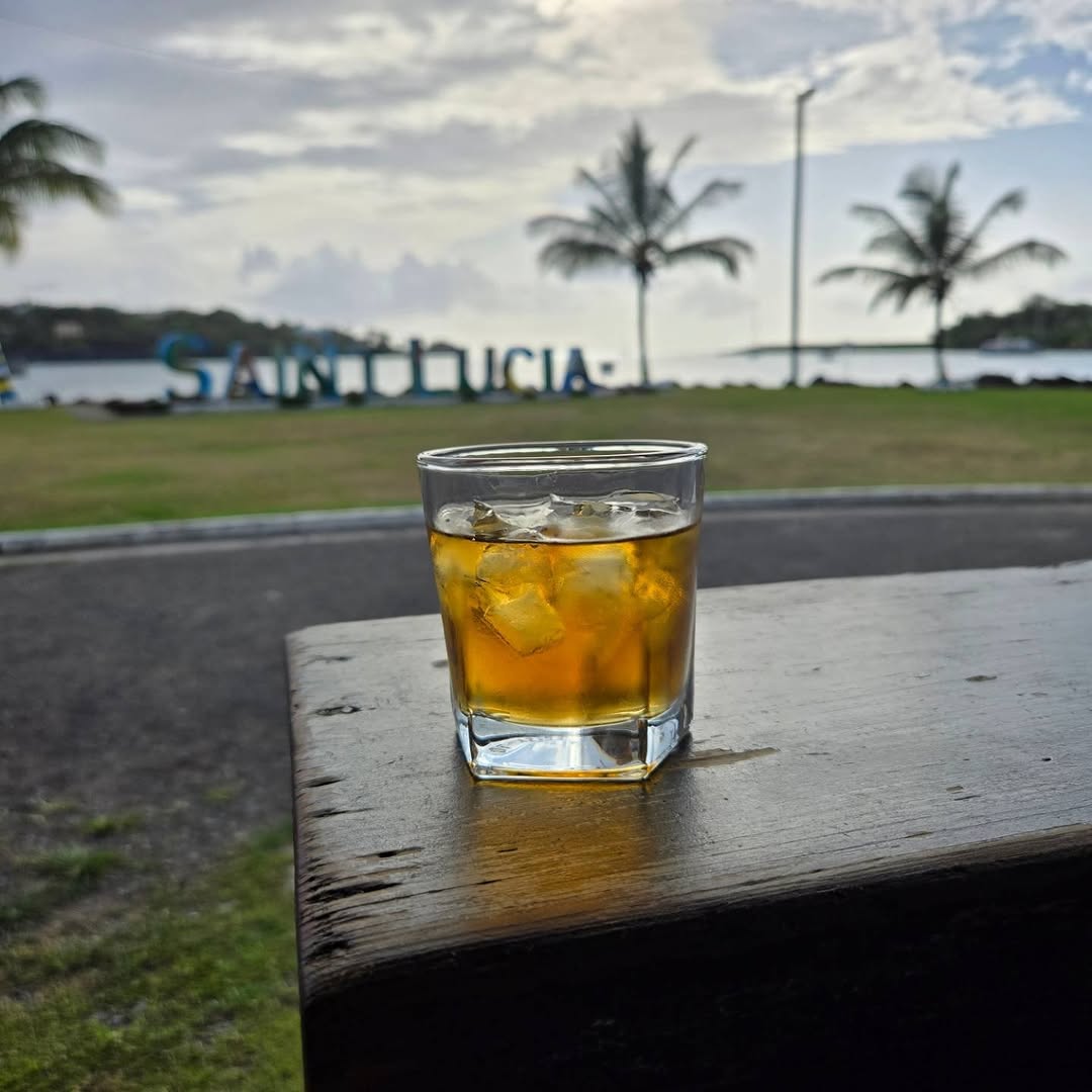 Rum Therapy Bar: appealing drink photo with scenery