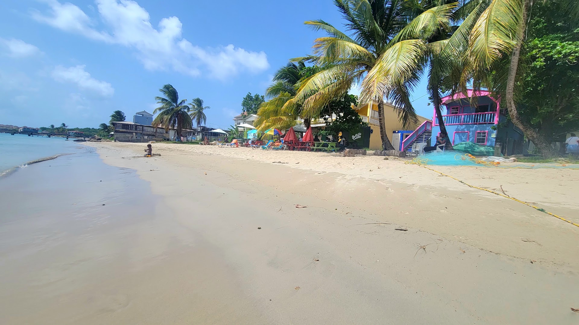 Pisces Bar & Grill: restaurant's scenic beach location
