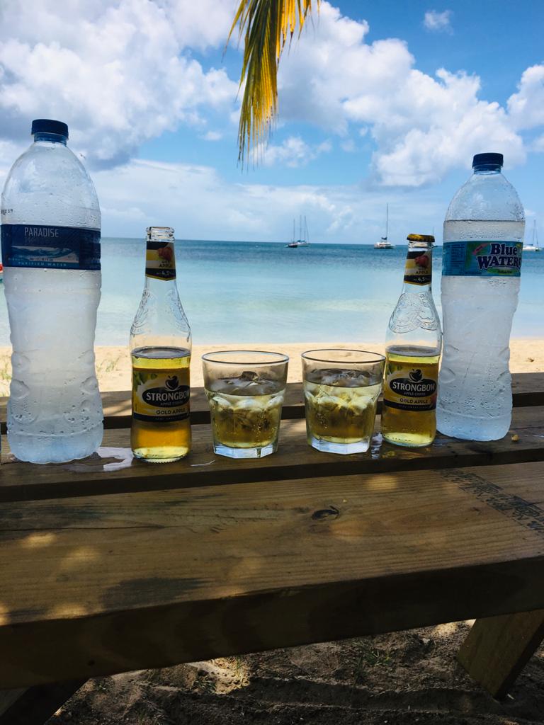 Pisces Bar & Grill: appealing beachside drink setting