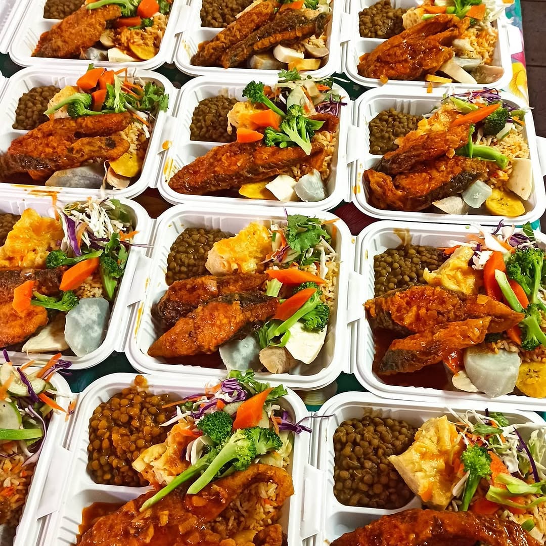 Tones Front Yard: appetizing display of prepared meals
