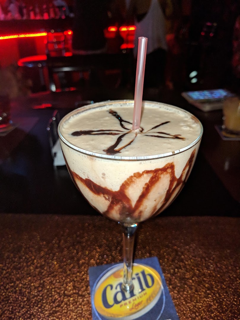 Barcode Pub: appetizing photo of a cocktail