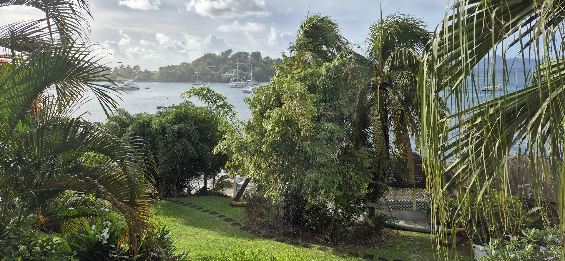 Driftwood Restaurant and Lounge: beautiful scenic restaurant view