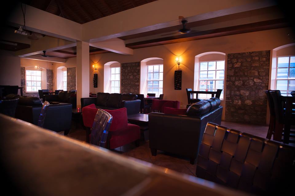 Flow Wine Bar and Kitchen: inviting interior atmosphere and decor