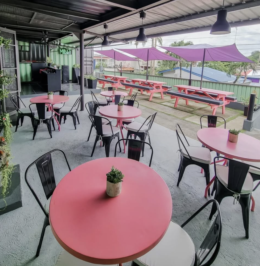 Mint Cafe: clear, inviting view of terrace