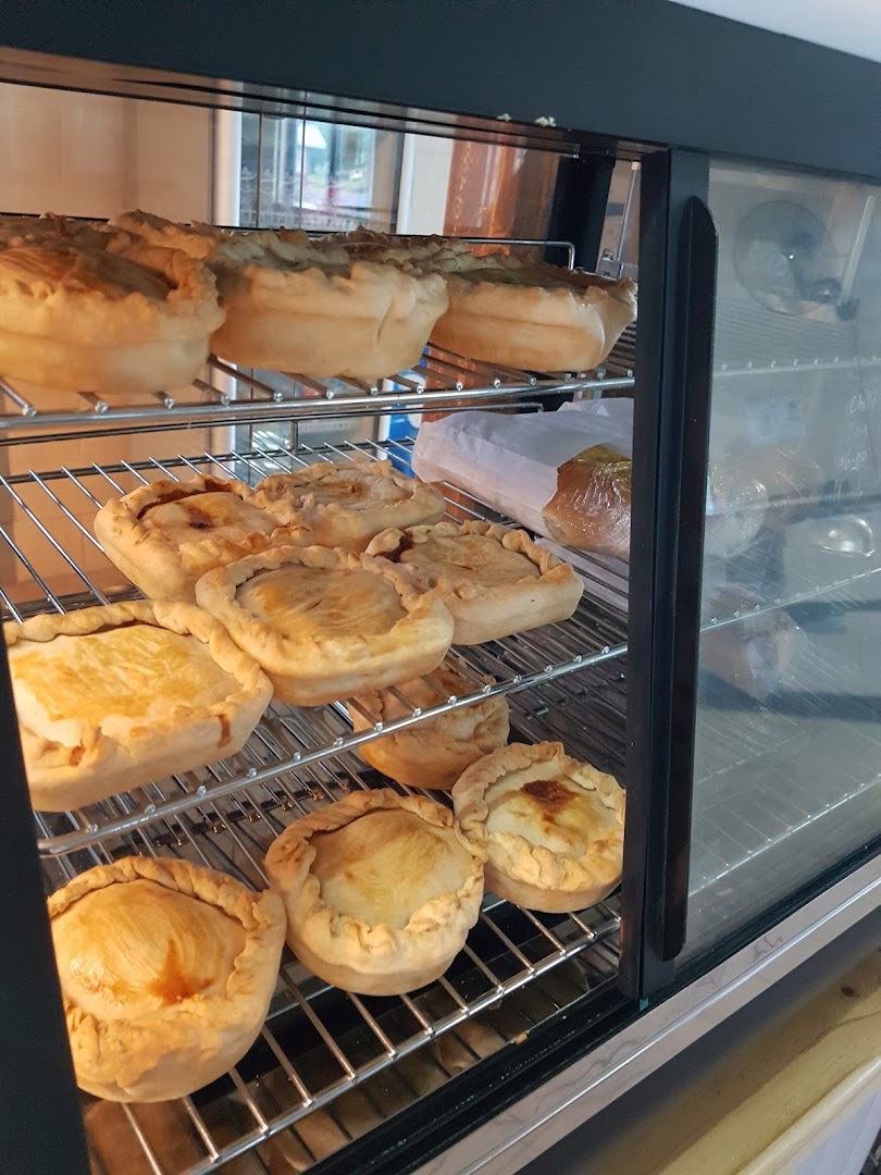 Adria's Cafe: clear photo of food display